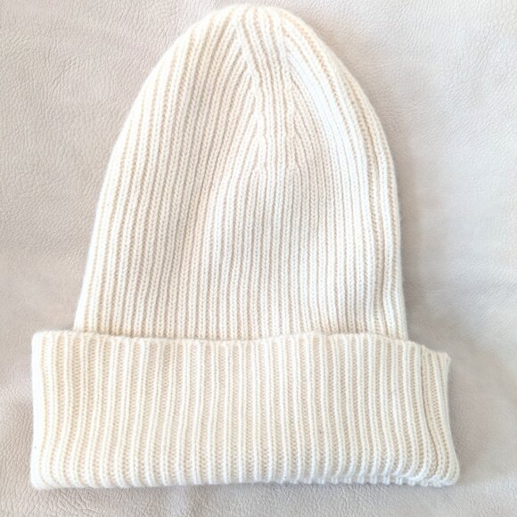 Louis Vuitton Headline Beanie with Gift Bag - Picture 3 of 6